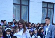 Uniforme școlare pentru toți elevii unui liceu din Dondușeni