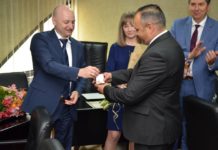 Liviu Tarlev, director Moldindconbank, filiala Soroca, decorat cu Medalia Onorifică „Meritul Bancar”