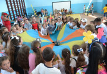 O zi deosebită pentru copiii din Căinarii Vechi