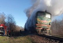 O locomotivă a trenului de pe ruta Ocnița-Bălți a luat foc