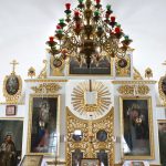 Biserica-de-iarna-interior-