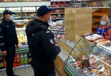 Polițiștii din Ocnița îndeamnă oamenii să respecte măsurile de protecție în sănătate publică