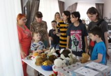 ROTARIENII CONTINUĂ SĂ FIE ALĂTURI DE REFUGIAȚI