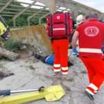 Pompierii din nordul țării au salvat un bărbat de sub o placă de beton