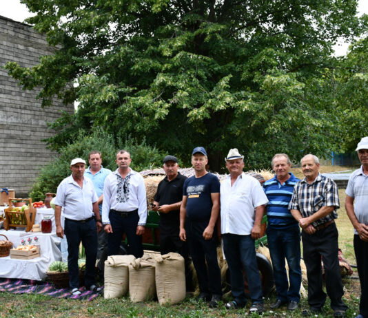 Duminică cu arome de spice și pâine proaspătă, la Temeleuți