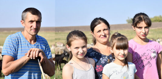 O familie de săteni înflorește la Floriceni