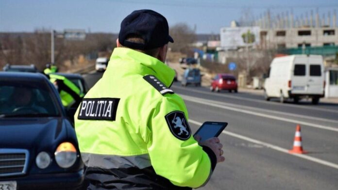 politist-in-trafic-900x505