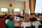 Creșterea accesului copiilor de etnie romă la educație, discutată la MEC
