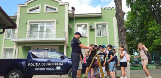 Uși deschise spre activitatea Poliției de Frontieră pentru elevii din Soroca