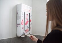 Programul „Școala EduLIFE” se extinde: absorbante gratuite pentru eleve în 204 școli din țară, procurate din bugetul de stat