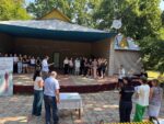 Copiii din Tabăra „Prietenia”, învățați cum să se protejeze de pericolele din viața reală și online