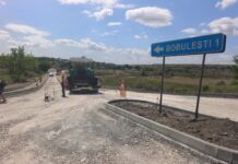 Continuă reparația drumului local spre Bobulești, în raionul Florești