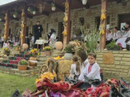„Opinca-i talpa țării, hai să n-o dăm uitării”. Șezătoare despre tradiție și oameni la Hârtop
