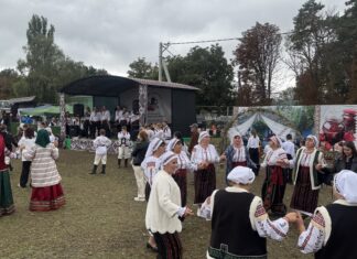 VIAȚĂ CU DULCEAȚĂ LA HĂDĂRĂUȚI