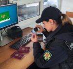 Permise de conducere cu semne de falsificare, depistate la Otaci și Lipcani