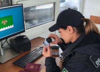 Permise de conducere cu semne de falsificare, depistate la Otaci și Lipcani