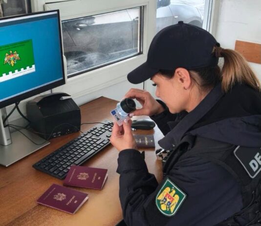 Permise de conducere cu semne de falsificare, depistate la Otaci și Lipcani