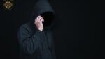 O femeie de 81 de ani, victima schemei „ruda implicată în accident”: un bărbat, trimis în judecată pentru escrocherie