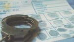Doi bărbați, trimiși în judecată pentru omor din motive de prejudecată, după o dispută despre război